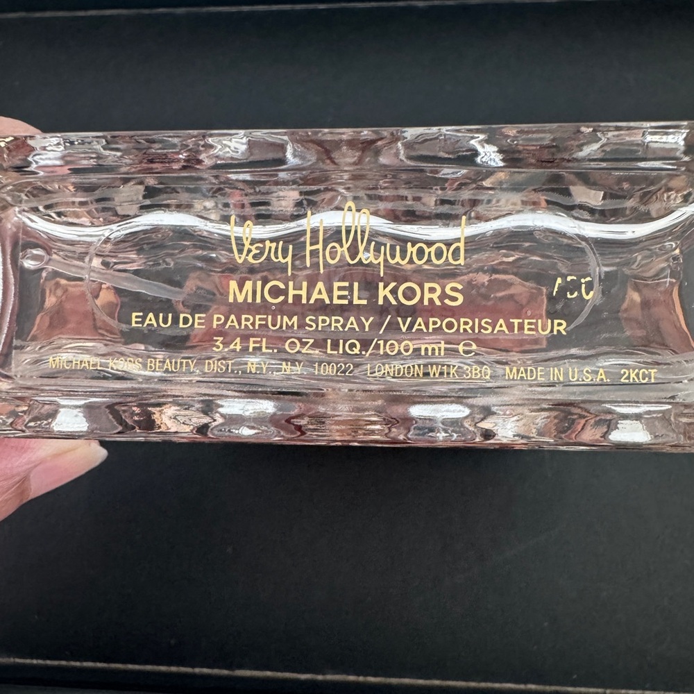 VERY HOLLYWOOD by MICHAEL KORS 3.4 FL oz / 100 ML Eau De Parfum Spray - Preowned - Picture 5 of 6
